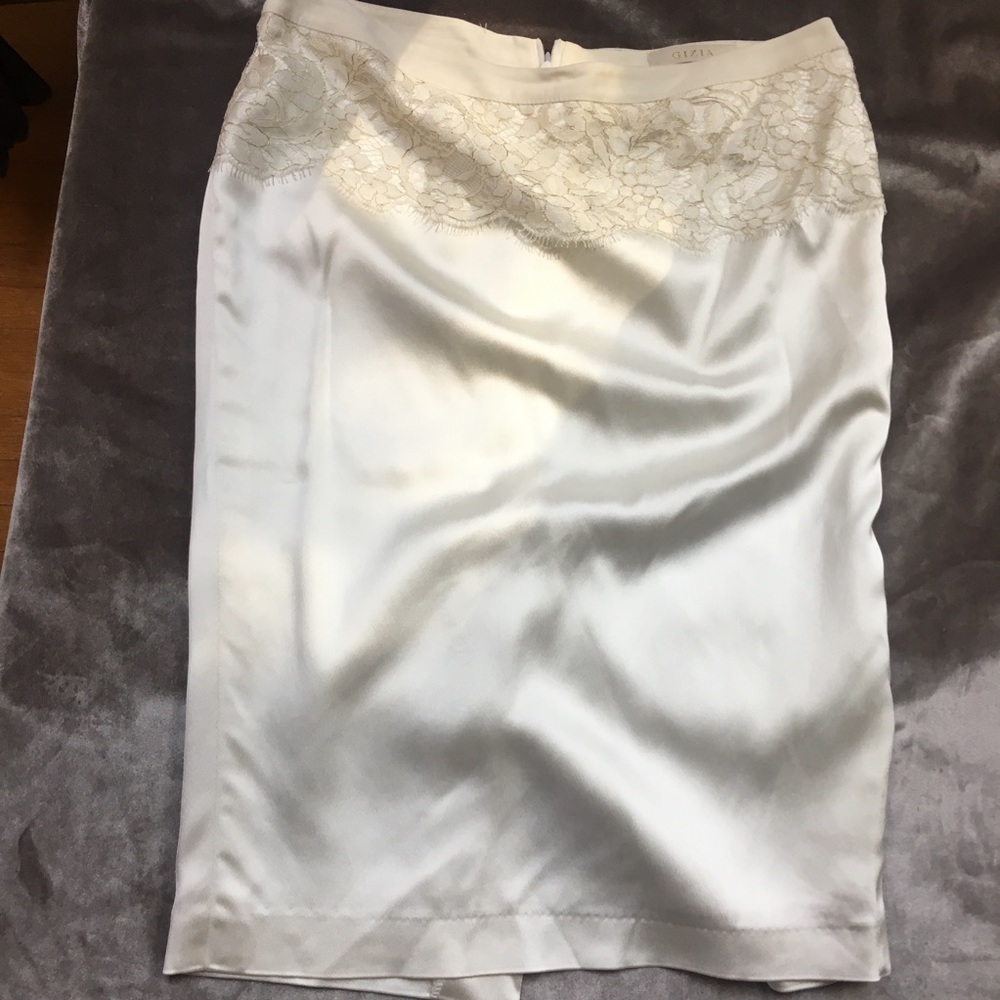 Gizia White Silky Golden Lace Pencil Skirt